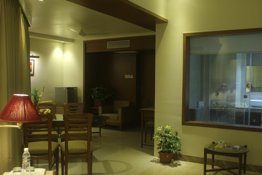 Suite- Gallary